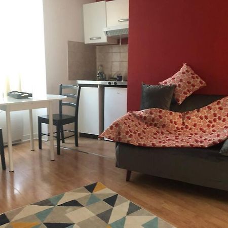Le Petit Poitevin Apartamento Poitiers Exterior foto
